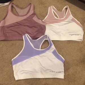 Sports bra. Size medium. Never worn, without tags